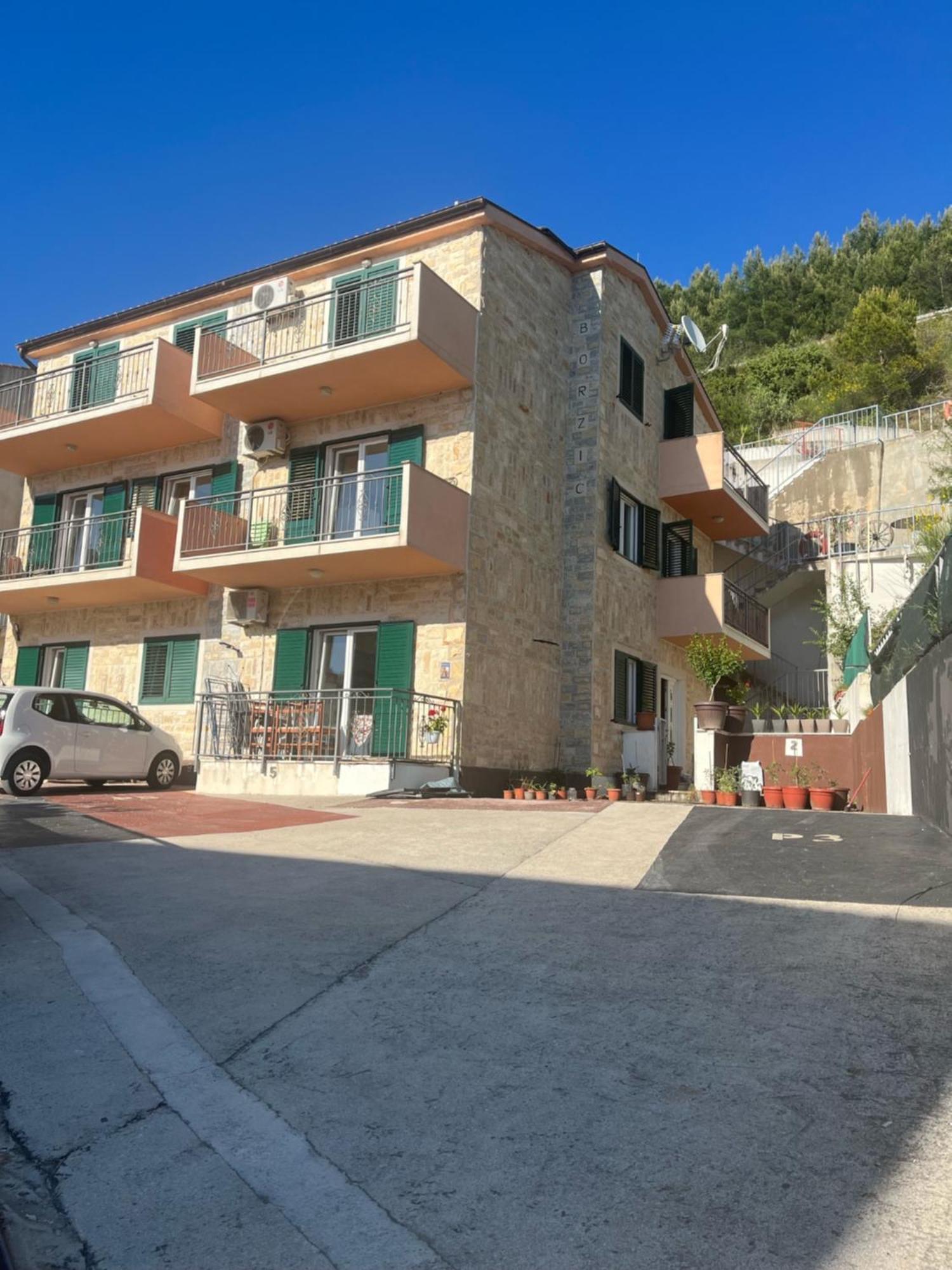 Villa Borzic Omiš Exteriör bild